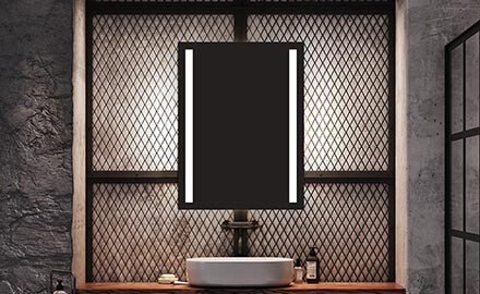 Espejo de baño moderno e iluminado LED L02 60x80 cm