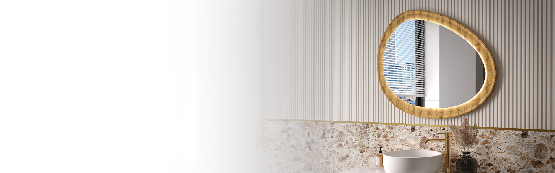 Espejos en un marco de madera